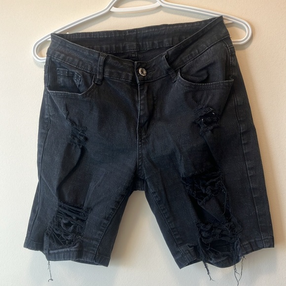 SHEIN Ripped Denim Shorts - Picture 2 of 2